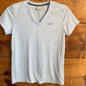 Underarmour v neck tee
